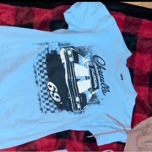 im selling a chevrolet blue shirt
